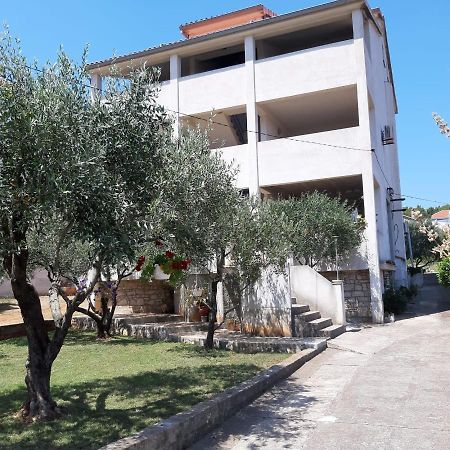 Apartmani Maria Преко Екстериор снимка